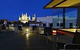 Petit Palace Hotel Tres